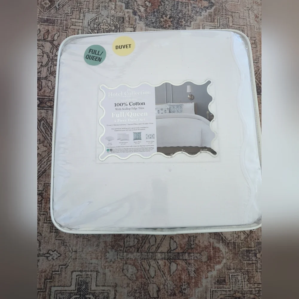 Hotel Collection 100% Cotton F/Q white Duvet & Shams blue accent pillows embroid